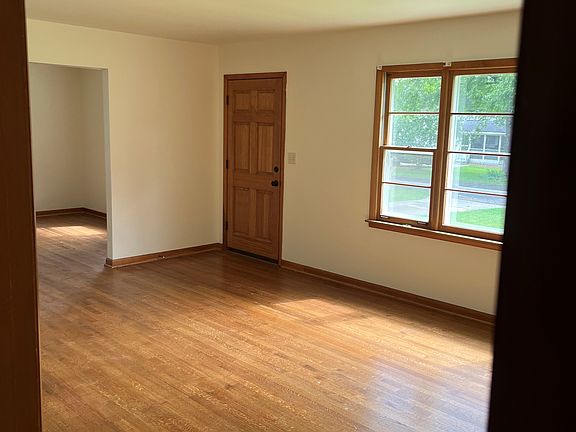 4th image of 132 Fairlane Dr