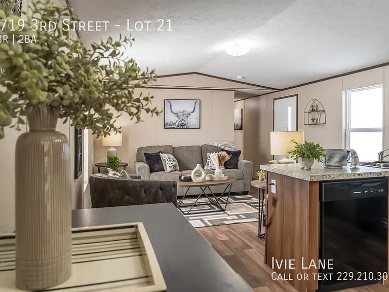 2719 3rd St #21 — Photo 29