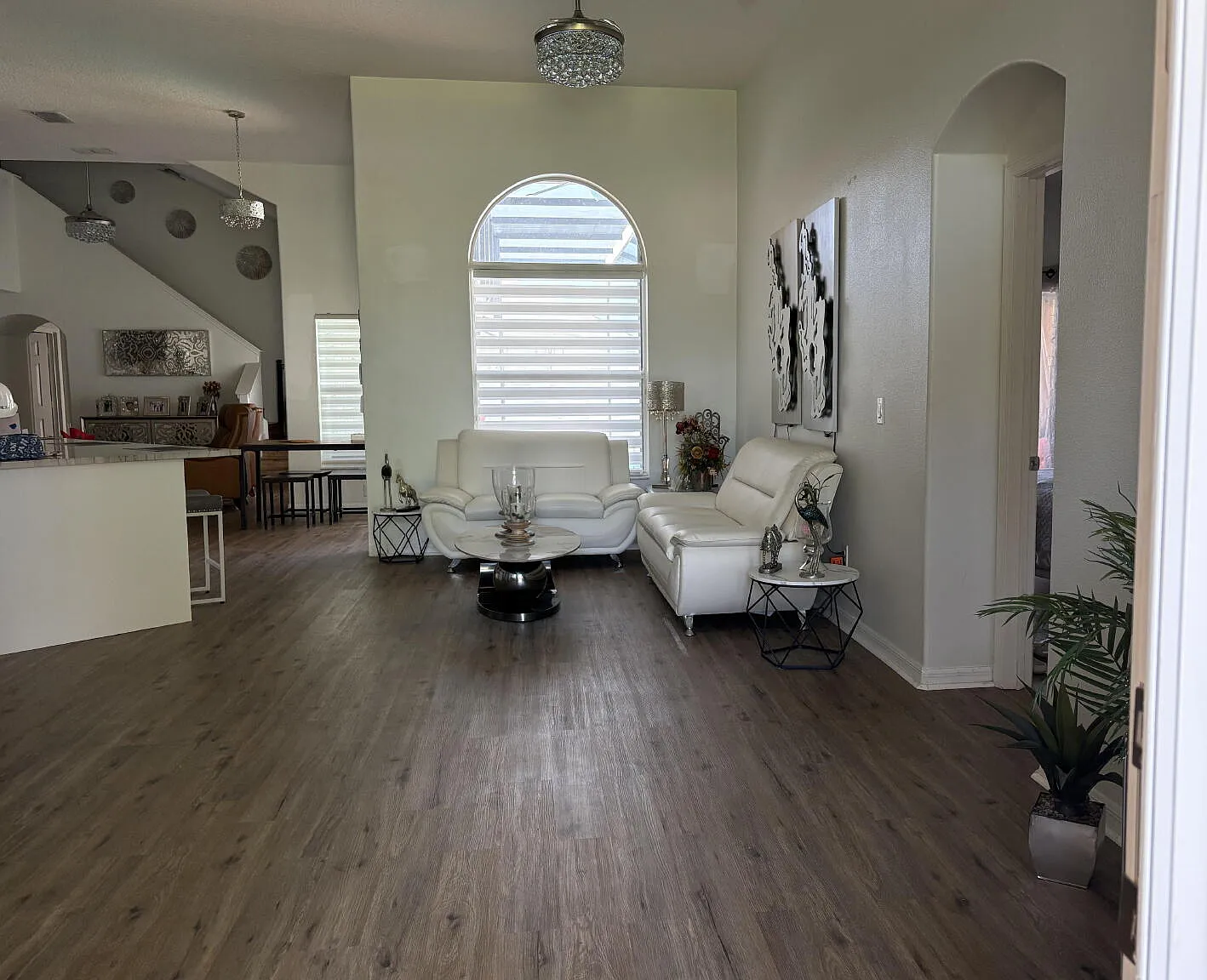 4 bed, 3.0 bath, 3308 sqft, $3,200 — Photo 3