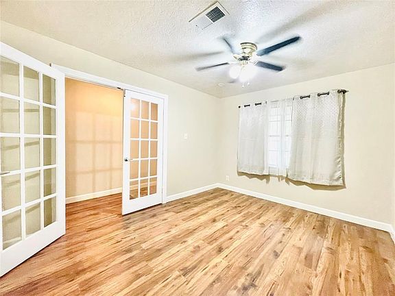 4th image of 505 Saint Charles St