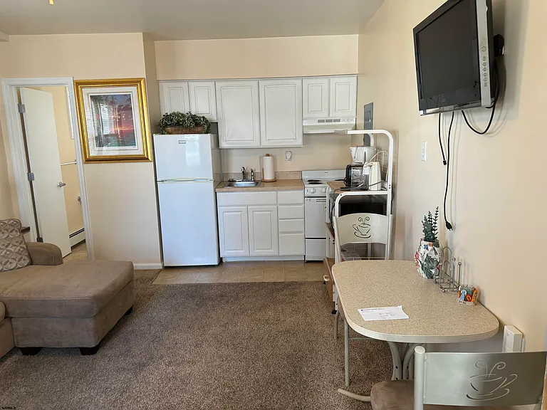 9505 Ventnor Ave #1 — Photo 5