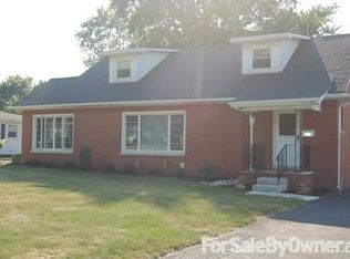 315 Maple Ln, Crown Point, IN 46307