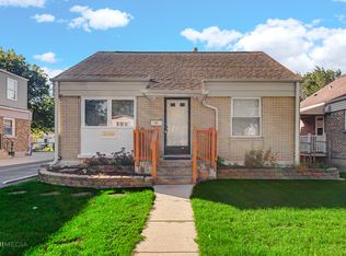 8249 45th St, Lyons, IL 60534