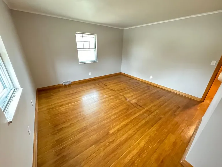 2770 Tremont Rd — Photo 62