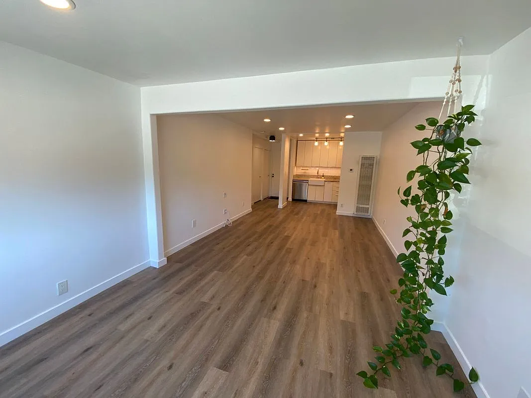 3030 Valle Vista Dr — Photo 1