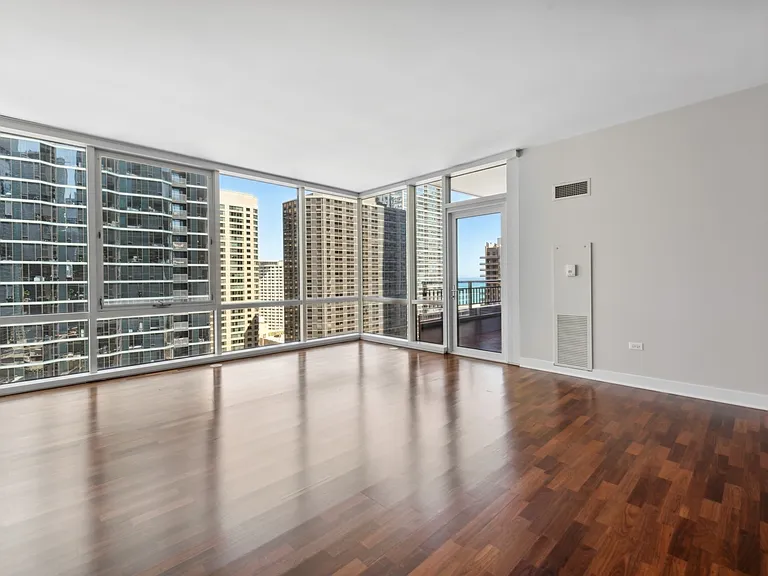 505 N McClurg Ct #1401 — Photo 2