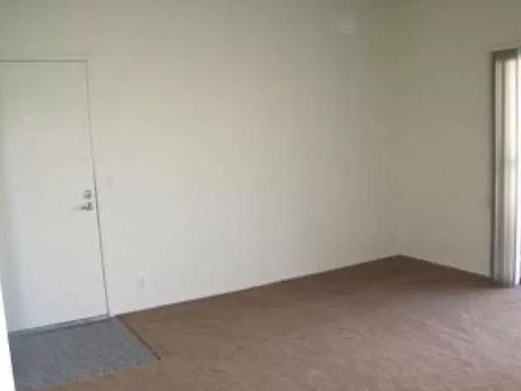 3rd image of 1050 Lake Blvd #15