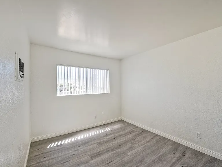 415 Grand Ave #2 — Photo 7