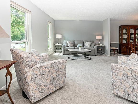 5th image of 8004 Honeysuckle Ln