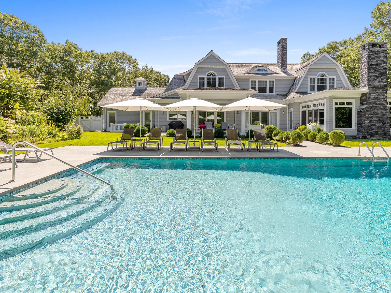 Magnificent East Hampton Luxurious Retreat — Photo 2