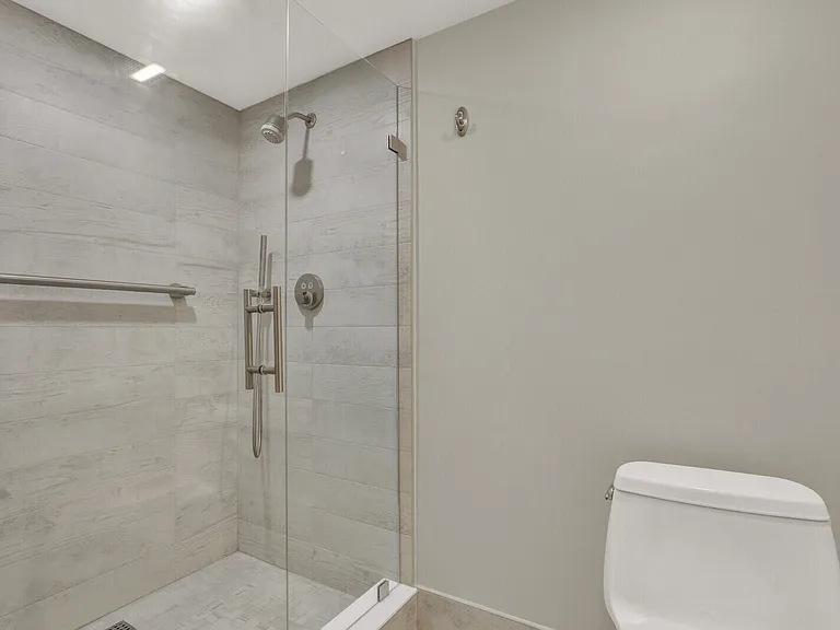 701 Seafarer Cir #105 — Photo 15