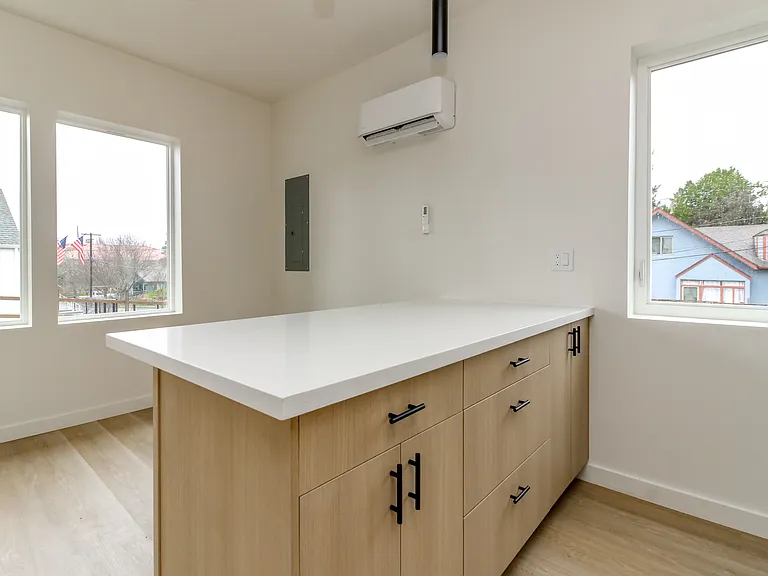 1117 Veneta Ave — Photo 13