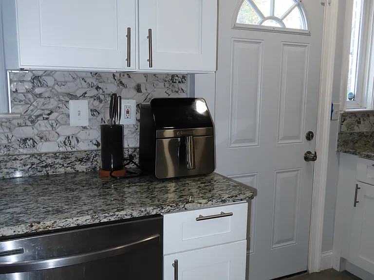 2213 13th St NE — Photo 10
