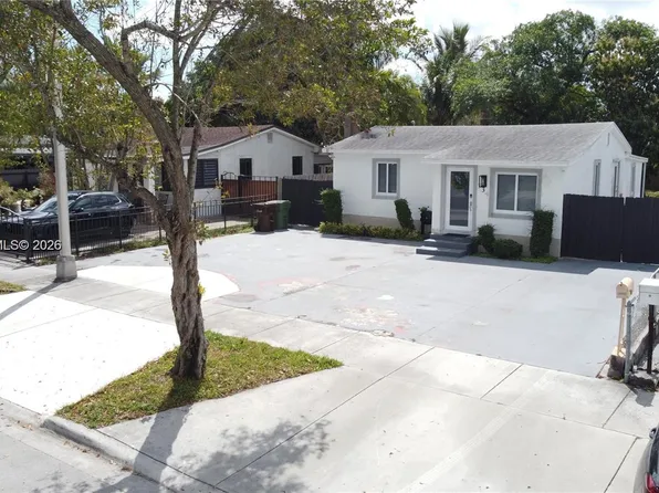 734 W 32nd St, Hialeah, FL 33012