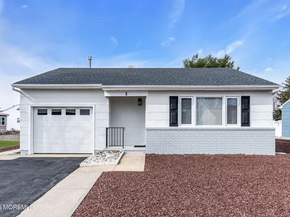 1 Hampshire Road, Toms River, NJ 08757