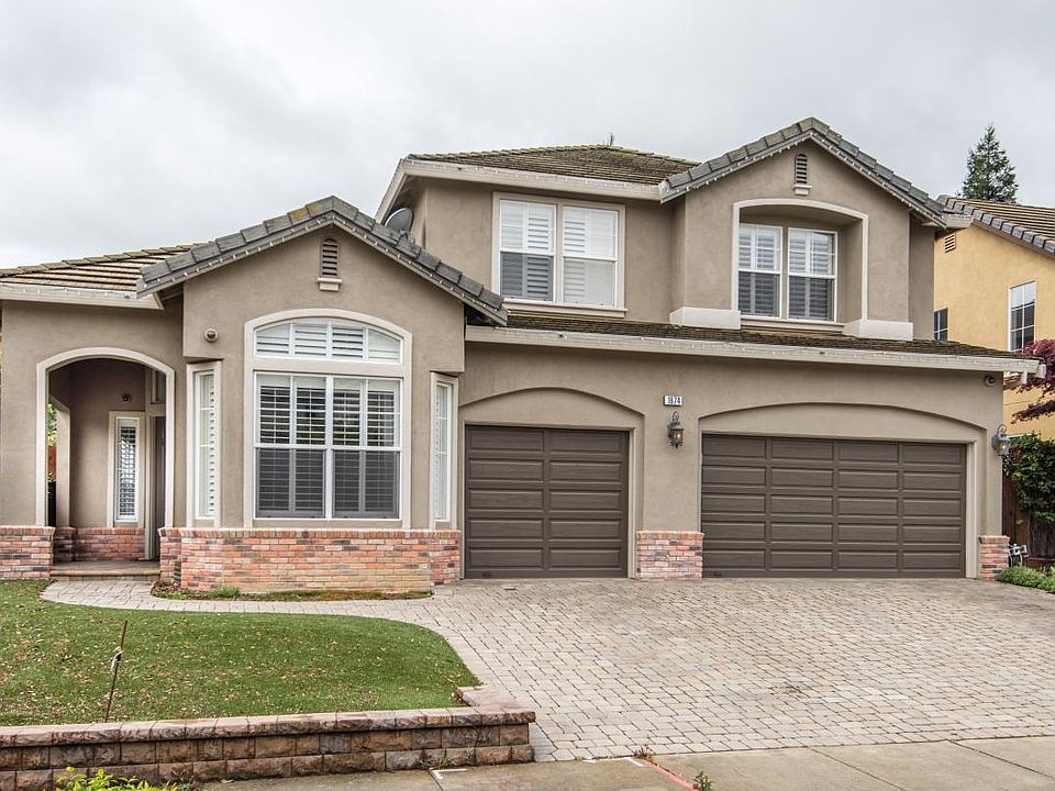 1st image of 1674 Crest Hill Way