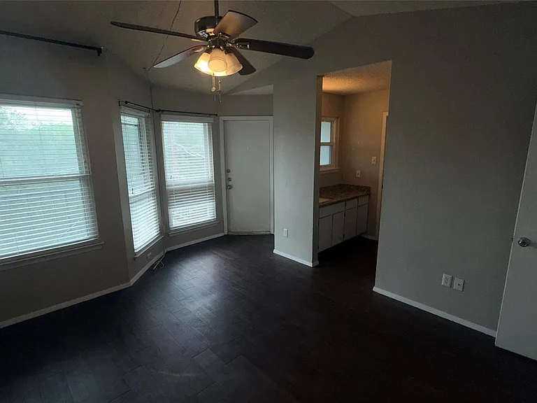 5313 Indio Dr #D — Photo 15