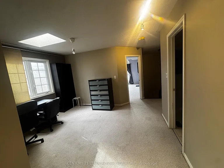 13 Prince William Dr #UPPER — Photo 16