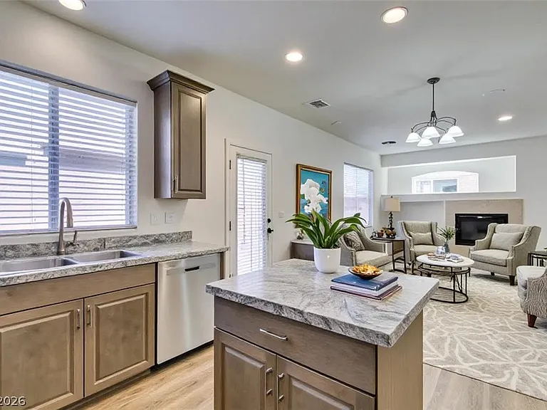 685 Taliput Palm Pl — Photo 31