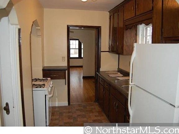 4th image of 2619 Knox Ave N