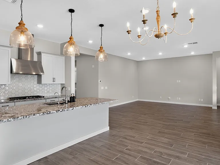 20846 S 226th Ct — Photo 2