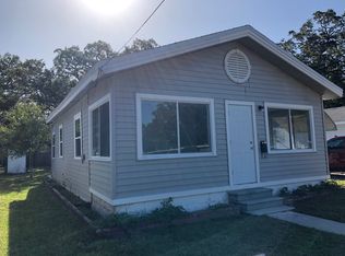 266 4th St NW, Largo, FL 33770