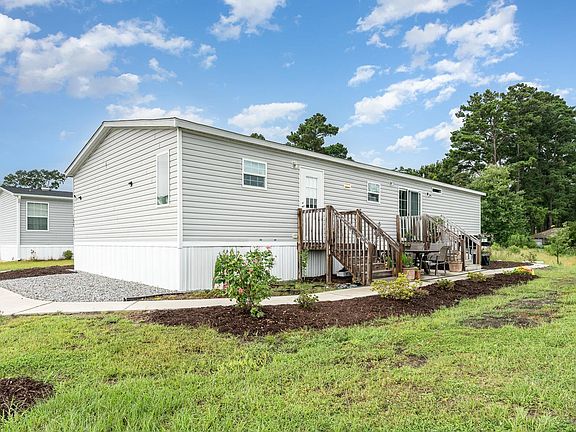 2nd image of 123 Shetland Woods Dr.