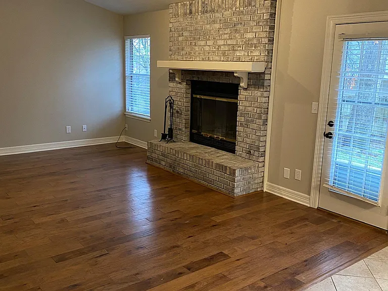 2379 E Ferguson Ave — Photo 4