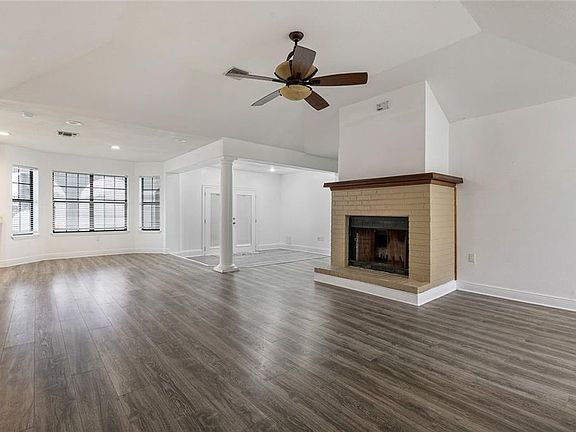 3rd image of 203 Wilson St