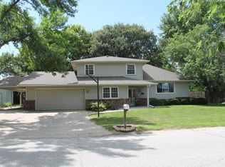 304 Wildwood Rd, Council Bluffs, IA 51503