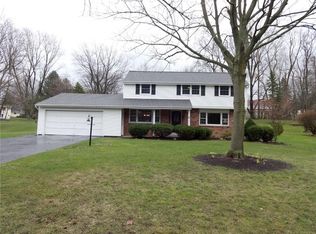 31 Old Pond Rd, Rochester, NY 14625