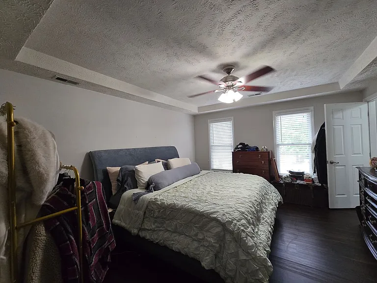 111 Greentree Dr — Photo 12