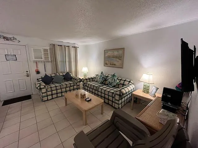 507 Robin Dr #105 — Photo 10