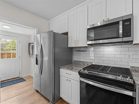 4th image of 606 Delaware Ave