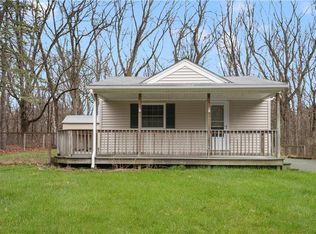 409 Knotty Oak Rd, Coventry, RI 02816