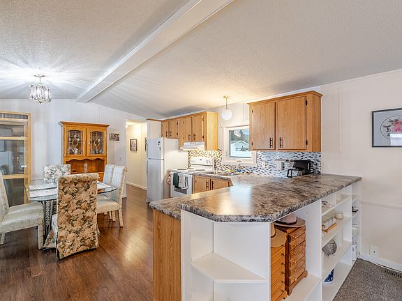 2nd image of 4505 McLean Creek Rd #F31