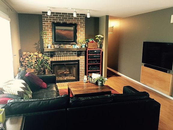 2nd image of 527 Willowcreek Ct #527