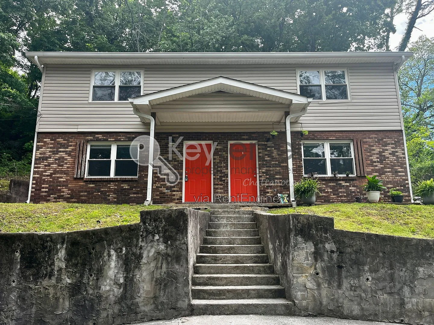 2 bed, 1.5 bath, 1100 sqft, $1,500 — Photo 2