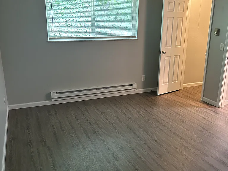 Maplewood Apartments — Photo 4