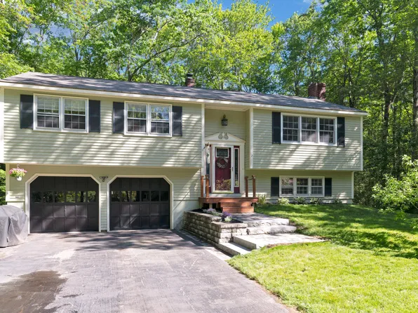 2 Birchcroff Lane, Saco, ME 04072