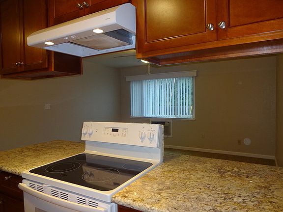 4th image of 1715 N St APT 05