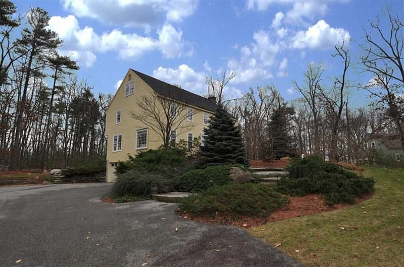 23 Village Brook Ln, Derry, NH 03038 Zillow