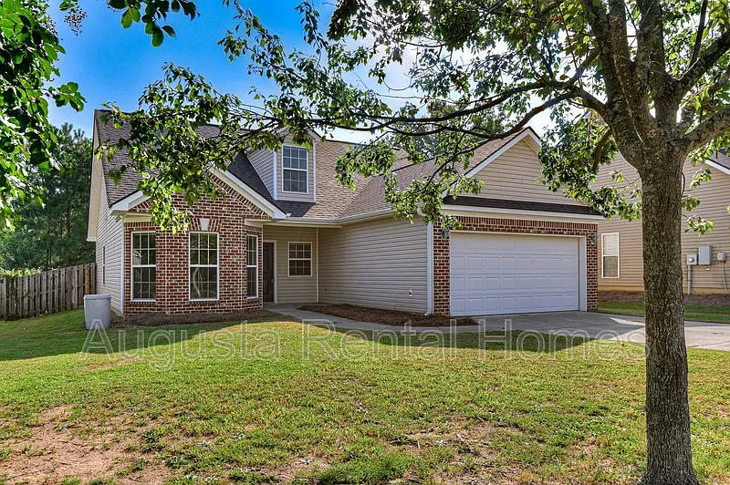 4 bed, 2.0 bath, 1774 sqft, $1,925 — Photo 3