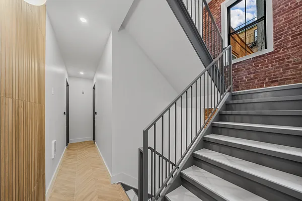 Rented by Vector New York, LLC | media 40