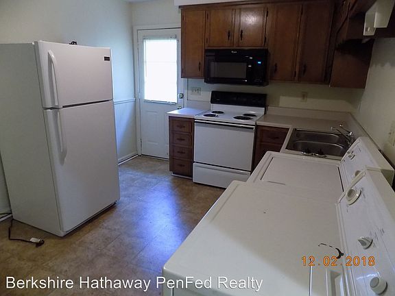 3rd image of 760 Bancroft Cir APT C