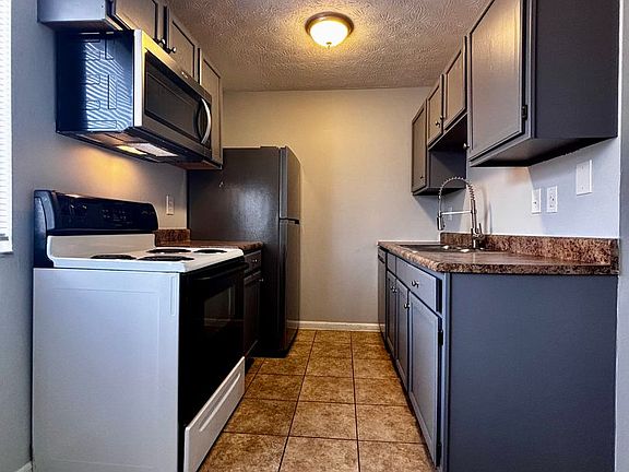2nd image of 521 S Main St APT 9
