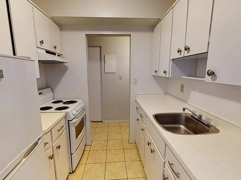 3820 Tecumseh Rd E #107 — Photo 4