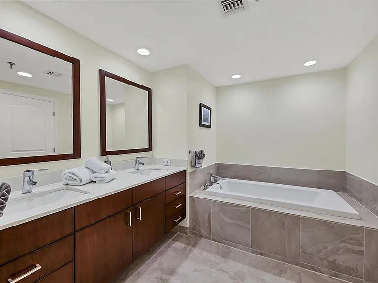 1211 Gulf Of Mexico Dr #405 — Photo 24
