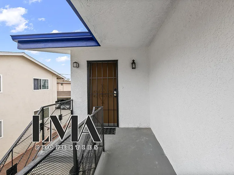 4317 W 120th St #C — Photo 15
