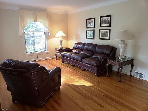 3rd image of 5935 Mayland Ave